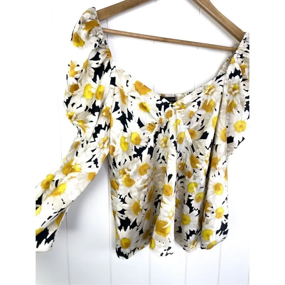 Zara Daisy Pattern Peasant Blouse Floral V Neck Puff‎ Sleeves Size S